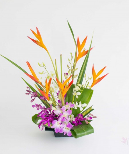 makana aloha gift from the heart flower assortment