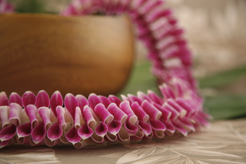 Leahi Leis remarkable folder Hawaiian flower lei