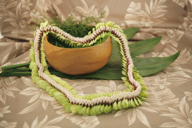 Hawaiian lei for men or women